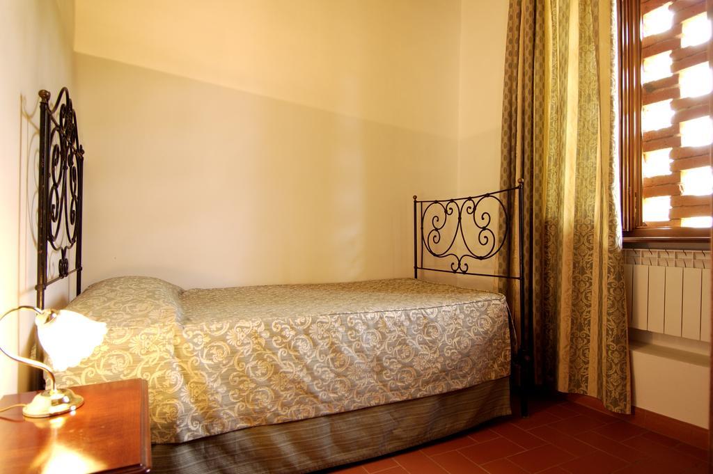 Agriturismo Castello Di Querceto Lucolena in Chianti Habitación foto